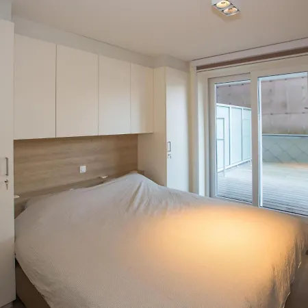 Apartment Riva Spacious And Modern With Location