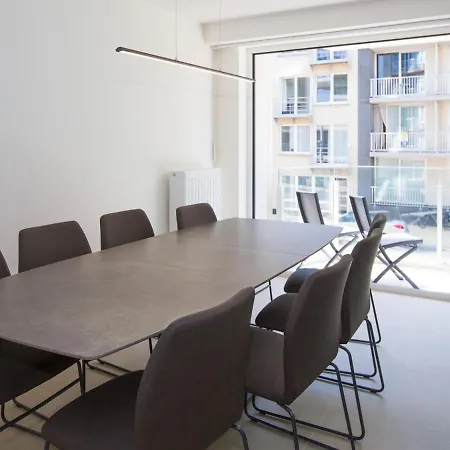 Apartment Riva Spacious And Modern With Location *