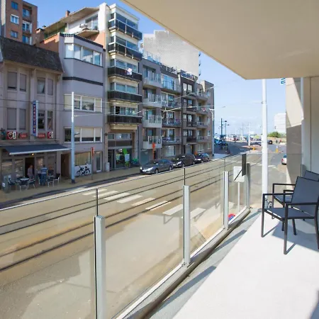 Riva Spacious And Modern With Location